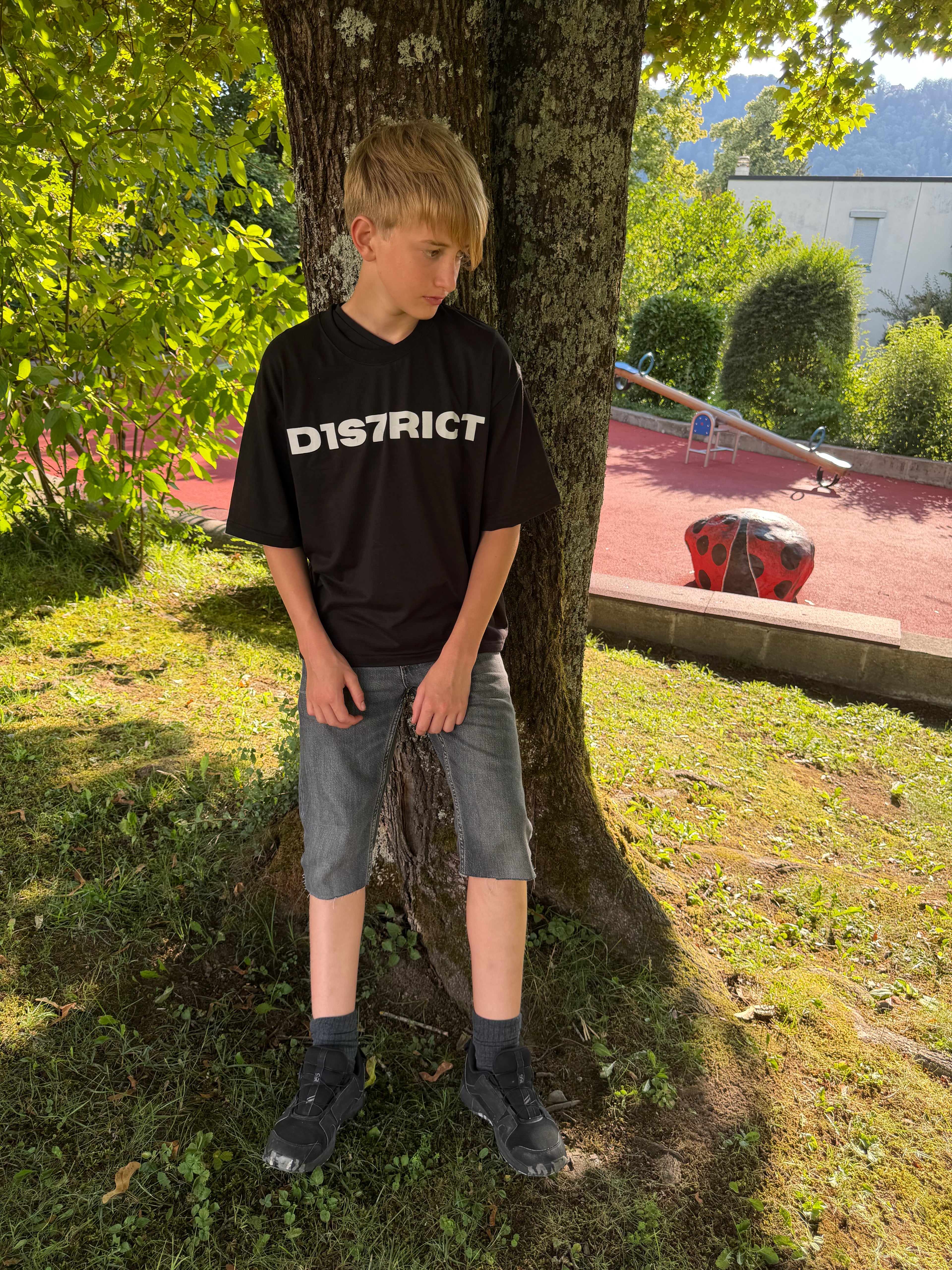 D1S7TRICT T-SHIRT SCHWARZ